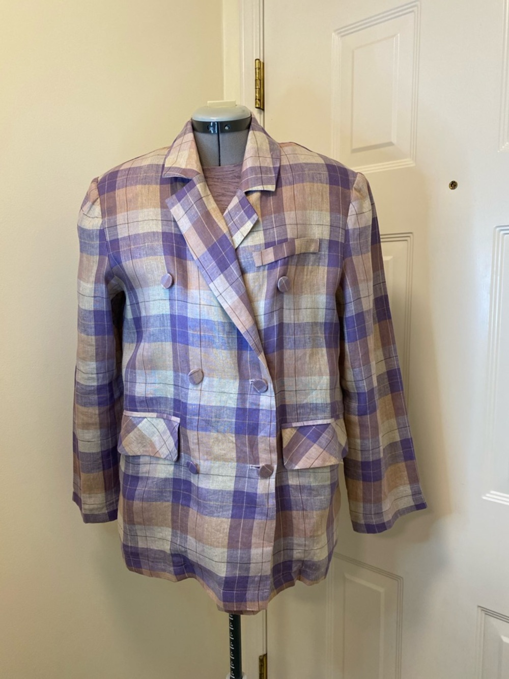 Classic Double-Breasted Plaid Unlined Women’s Blazer Jacket - Lavender & Tan
2
